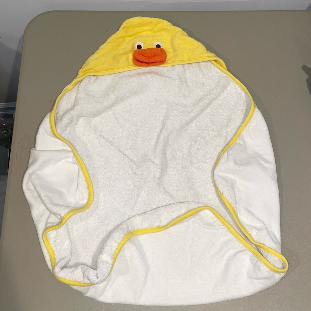 Infant Baby Hooded Towel and wash Cloth. Duck.